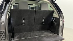 2024 (24) LAND ROVER DISCOVERY 3.0 D350 Dynamic HSE 5dr Auto 5059042