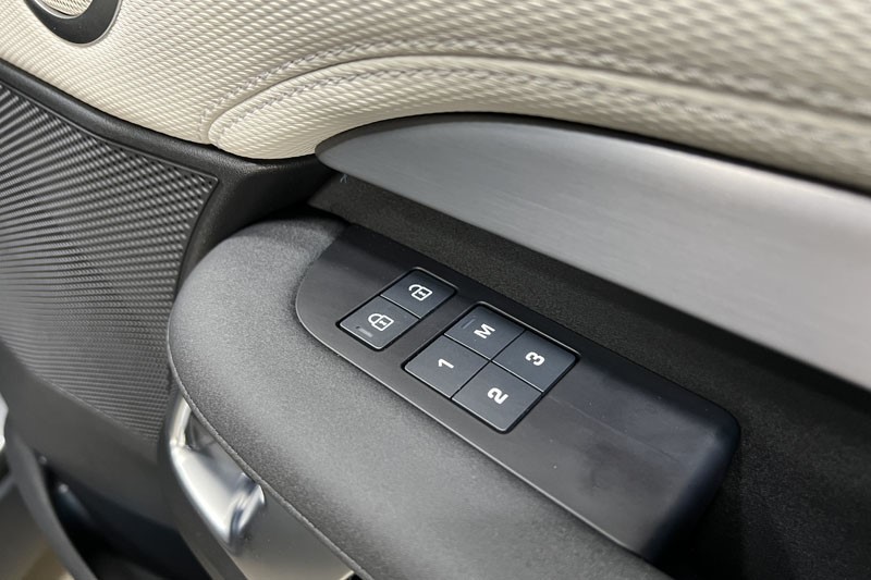 2024 (24) LAND ROVER DISCOVERY 3.0 D350 Dynamic HSE 5dr Auto 5059015