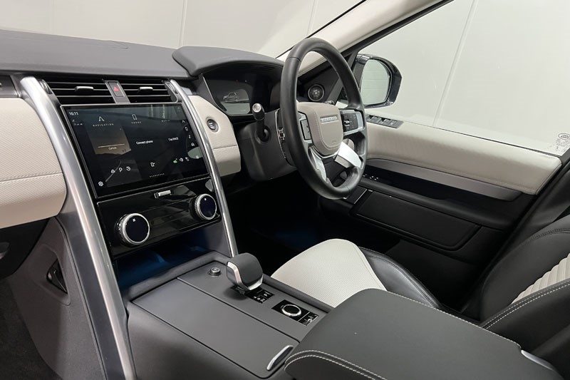 2024 (24) LAND ROVER DISCOVERY 3.0 D350 Dynamic HSE 5dr Auto 5059038