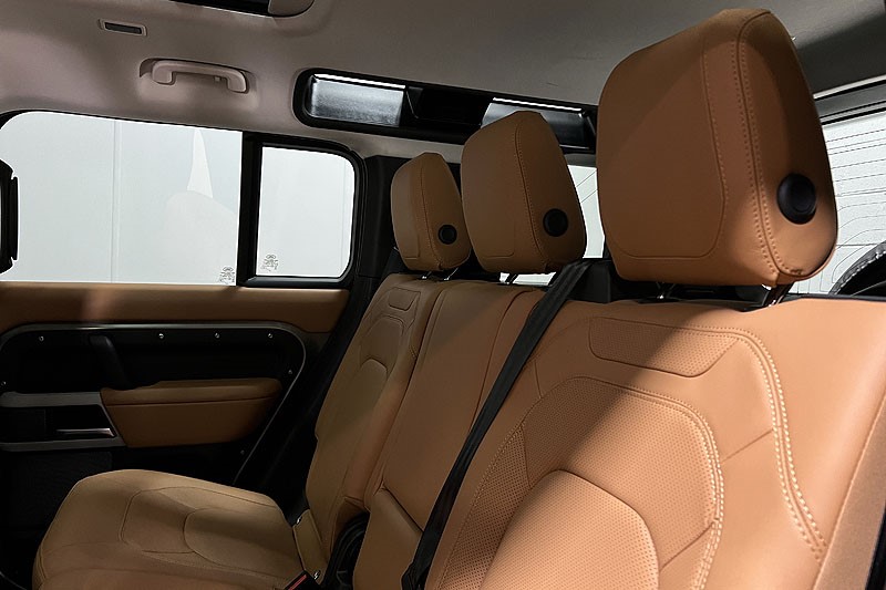 2024 (73) LAND ROVER DEFENDER 3.0 D250 HSE 110 5dr Auto [7 Seat] 5036174