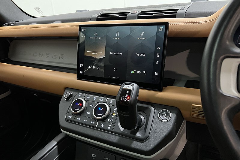 2024 (73) LAND ROVER DEFENDER 3.0 D250 HSE 110 5dr Auto [7 Seat] 5036157