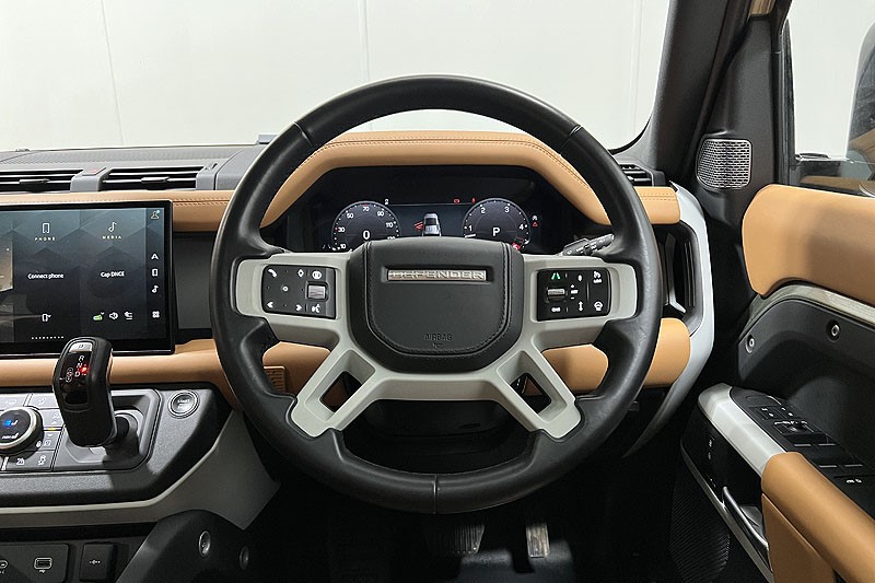 2024 (73) LAND ROVER DEFENDER 3.0 D250 HSE 110 5dr Auto [7 Seat] 5036143