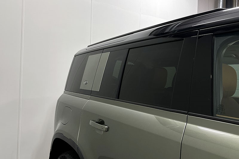 2024 (73) LAND ROVER DEFENDER 3.0 D250 HSE 110 5dr Auto [7 Seat] 5036184