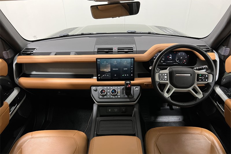 2024 (73) LAND ROVER DEFENDER 3.0 D250 HSE 110 5dr Auto [7 Seat] 5036141