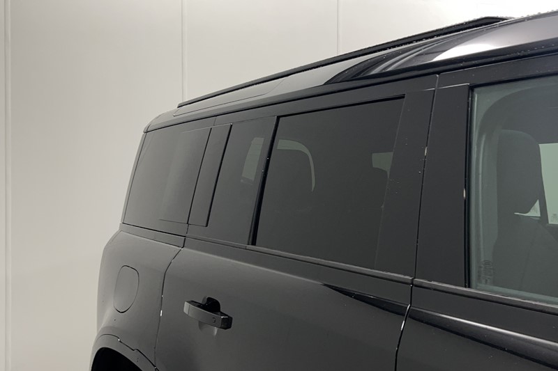 2026 (75) LAND ROVER DEFENDER 3.0 D250 X-Dynamic SE 110 5dr Auto 5770177