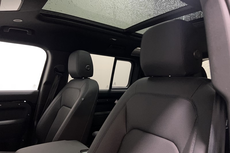 2026 (75) LAND ROVER DEFENDER 3.0 D250 X-Dynamic SE 110 5dr Auto 5770165
