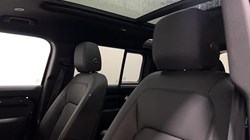 2026 (75) LAND ROVER DEFENDER 3.0 D250 X-Dynamic SE 110 5dr Auto 5770165