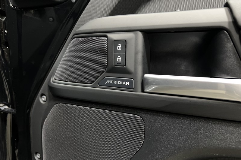 2026 (75) LAND ROVER DEFENDER 3.0 D250 X-Dynamic SE 110 5dr Auto 5770140
