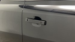 2026 (75) LAND ROVER DEFENDER 3.0 D250 X-Dynamic SE 110 5dr Auto 5770178