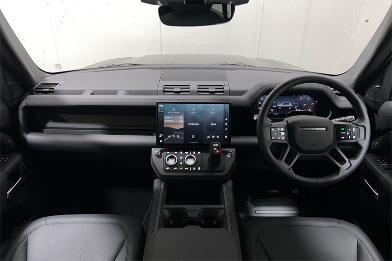 2026 (75) LAND ROVER DEFENDER 3.0 D250 X-Dynamic SE 110 5dr Auto 5770135