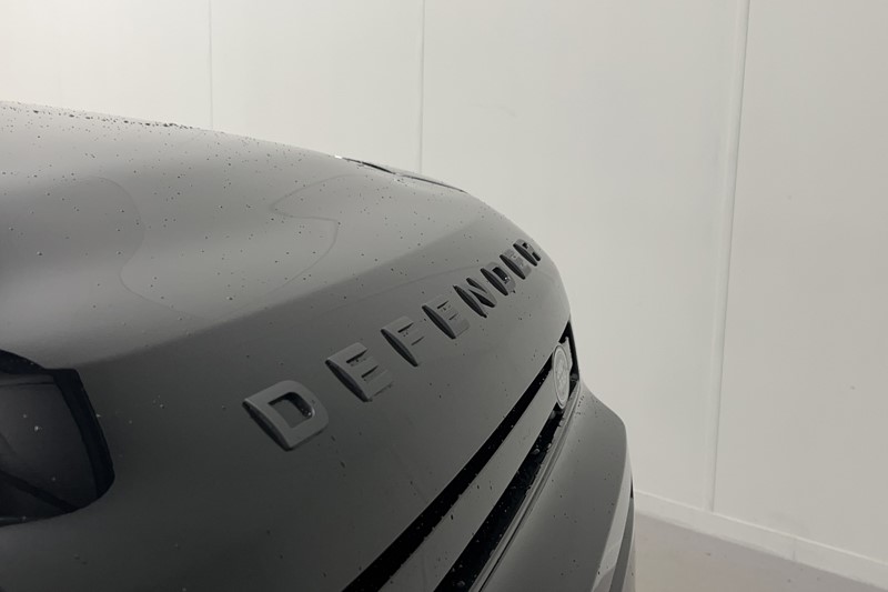 2026 (75) LAND ROVER DEFENDER 3.0 D250 X-Dynamic SE 110 5dr Auto 5770182