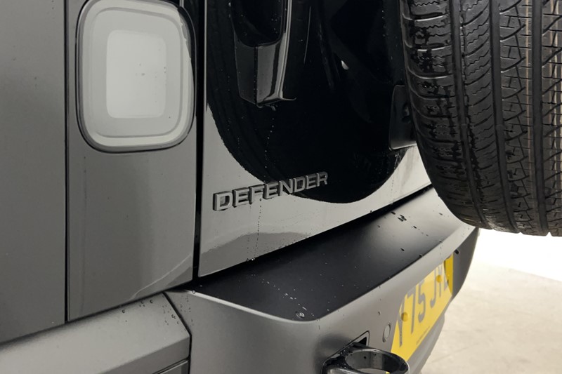 2026 (75) LAND ROVER DEFENDER 3.0 D250 X-Dynamic SE 110 5dr Auto 5770175