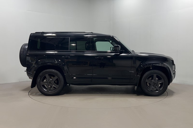 2026 (75) LAND ROVER DEFENDER 3.0 D250 X-Dynamic SE 110 5dr Auto 5770131