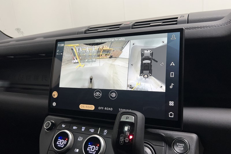 2026 (75) LAND ROVER DEFENDER 3.0 D250 X-Dynamic SE 110 5dr Auto 5770157