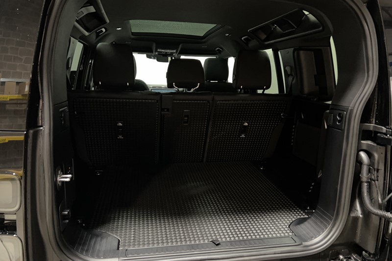 2026 (75) LAND ROVER DEFENDER 3.0 D250 X-Dynamic SE 110 5dr Auto 5770172