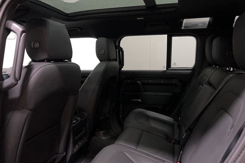 2026 (75) LAND ROVER DEFENDER 3.0 D250 X-Dynamic SE 110 5dr Auto 5770166