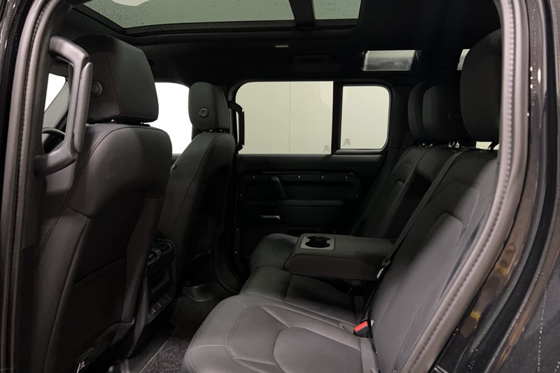 2026 (75) LAND ROVER DEFENDER 3.0 D250 X-Dynamic SE 110 5dr Auto 5770170