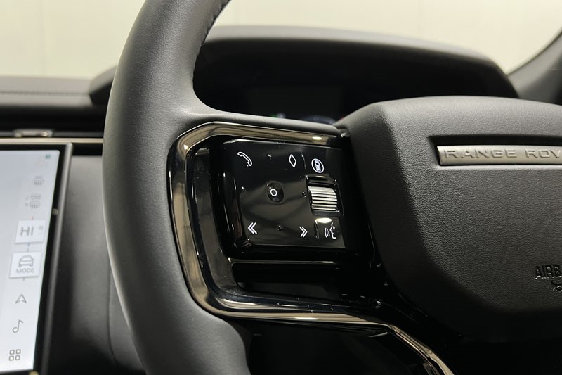 2025 (25) LAND ROVER RANGE ROVER VELAR 2.0 D200 MHEV Dynamic SE 5dr Auto 5092426