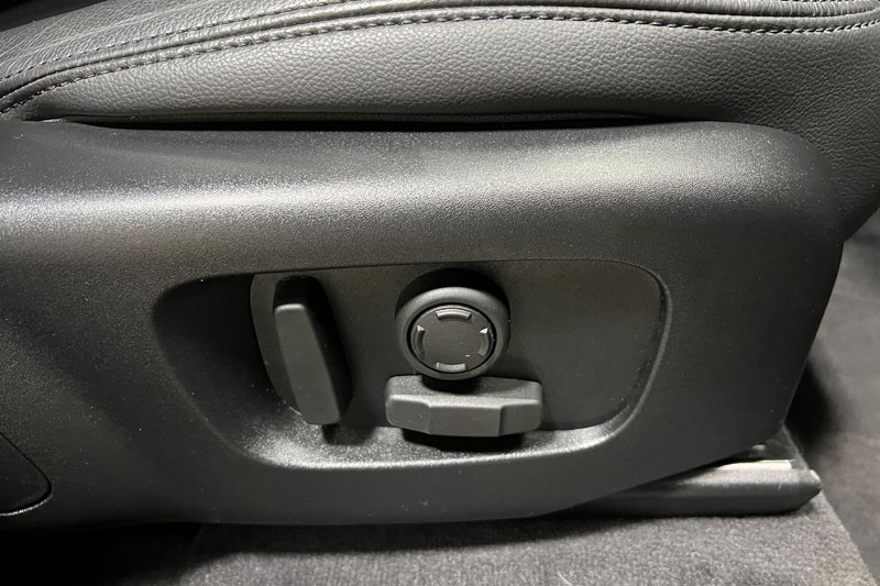 2025 (25) LAND ROVER RANGE ROVER VELAR 2.0 D200 MHEV Dynamic SE 5dr Auto 5092422