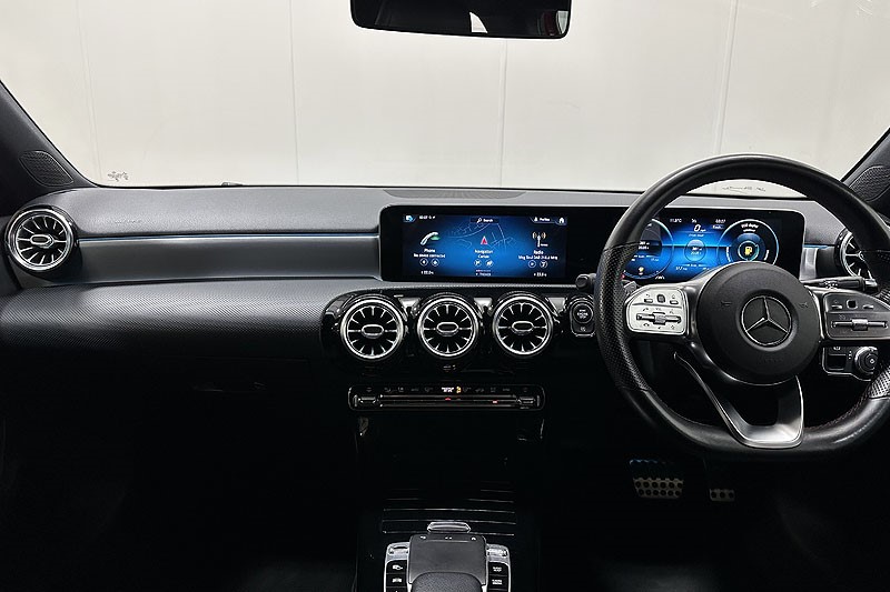 2019 (19) MERCEDES-BENZ A CLASS A200d AMG Line Premium 5dr Auto 5090855