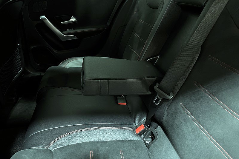 2019 (19) MERCEDES-BENZ A CLASS A200d AMG Line Premium 5dr Auto 5090884