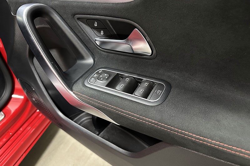 2019 (19) MERCEDES-BENZ A CLASS A200d AMG Line Premium 5dr Auto 5090859