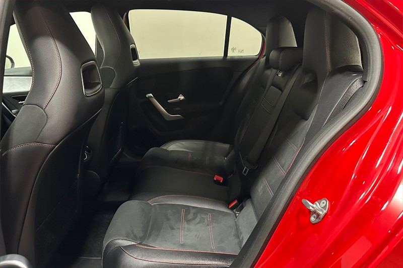 2019 (19) MERCEDES-BENZ A CLASS A200d AMG Line Premium 5dr Auto 5090849