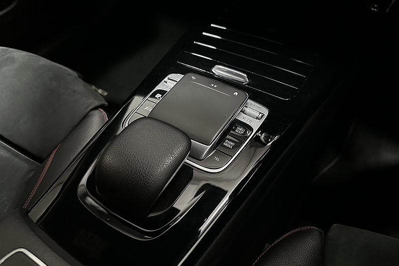 2019 (19) MERCEDES-BENZ A CLASS A200d AMG Line Premium 5dr Auto 5090869