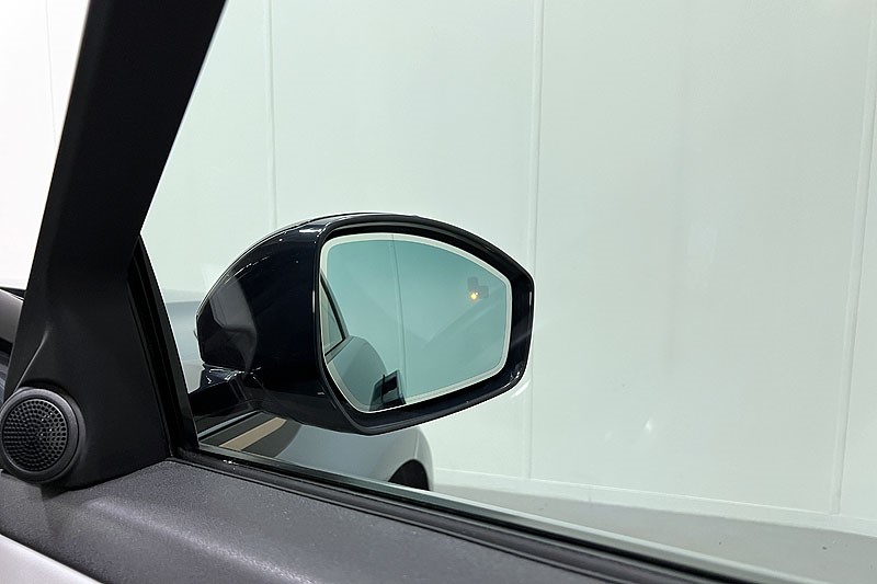 2022 (71) LAND ROVER RANGE ROVER EVOQUE 1.5 P300e R-Dynamic SE 5dr Auto 5050662