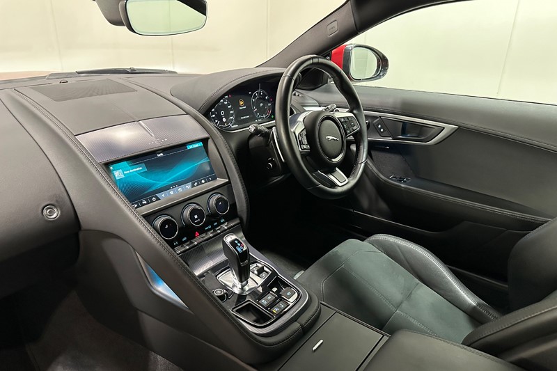 2023 (72) JAGUAR F-TYPE 2.0 P300 R-Dynamic 2dr Auto 5100772