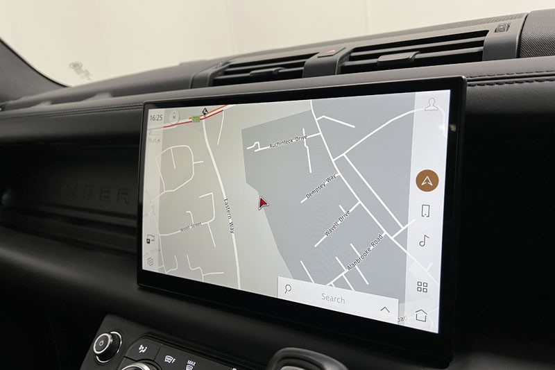 2023 (73) LAND ROVER DEFENDER 3.0 D250 X-Dynamic HSE 110 5dr Auto 5060193