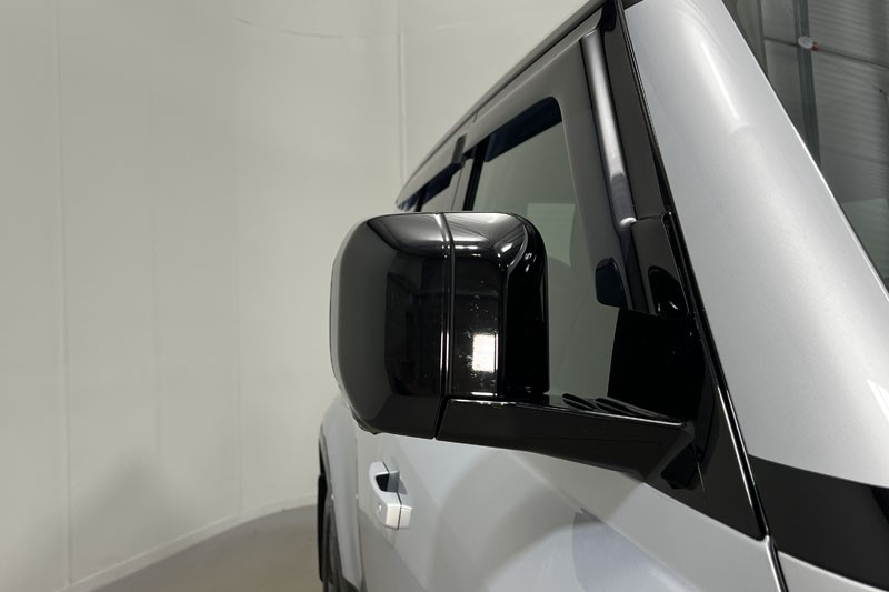 2023 (73) LAND ROVER DEFENDER 3.0 D250 X-Dynamic HSE 110 5dr Auto 5060211