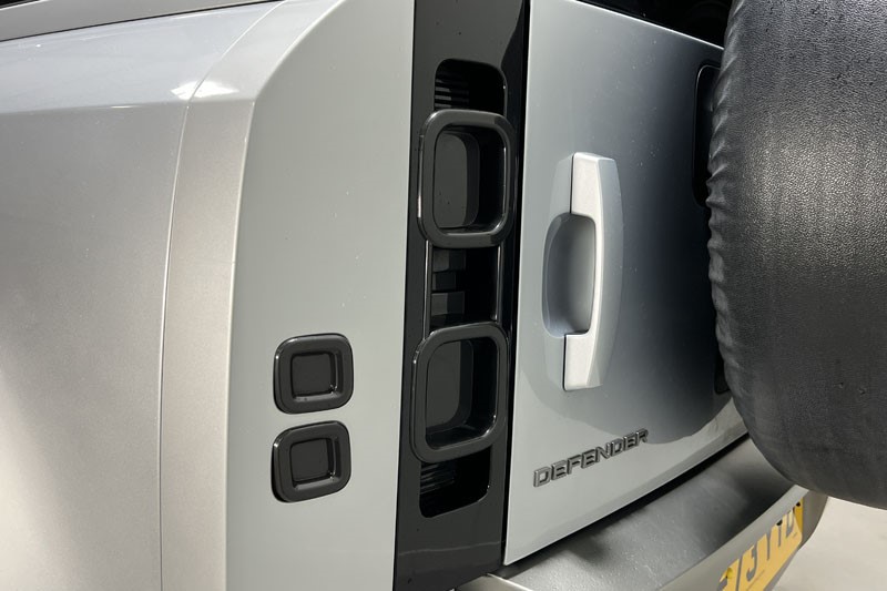 2023 (73) LAND ROVER DEFENDER 3.0 D250 X-Dynamic HSE 110 5dr Auto 5060208