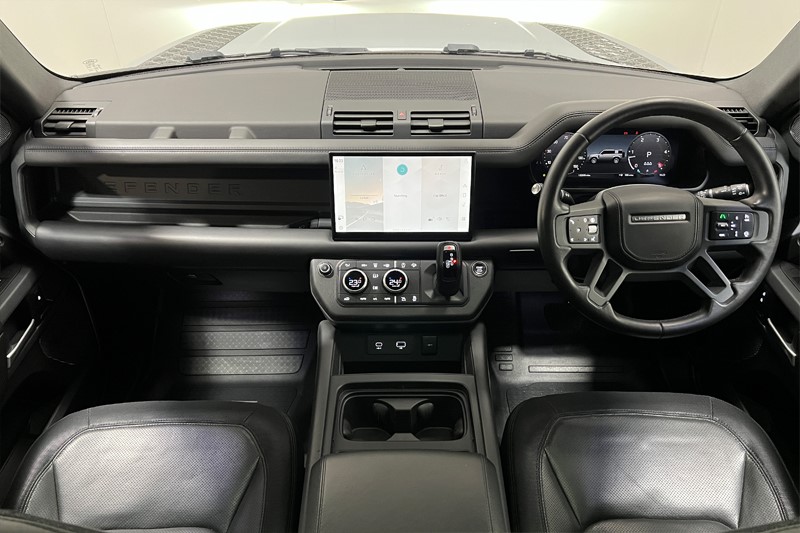 2023 (73) LAND ROVER DEFENDER 3.0 D250 X-Dynamic HSE 110 5dr Auto 5060175