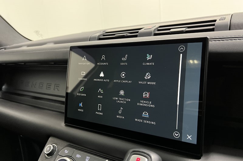 2023 (73) LAND ROVER DEFENDER 3.0 D250 X-Dynamic HSE 110 5dr Auto 5060198