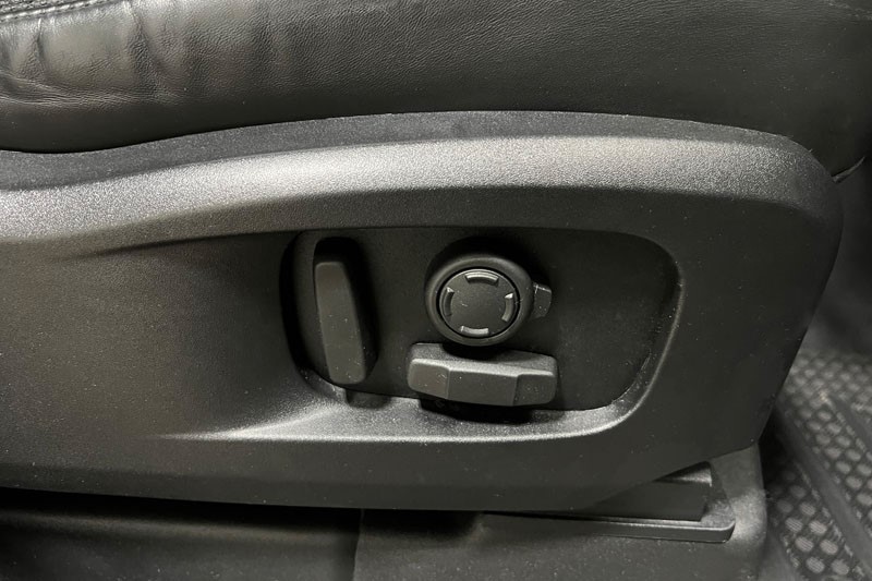 2023 (73) LAND ROVER DEFENDER 3.0 D250 X-Dynamic HSE 110 5dr Auto 5060183