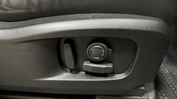 2023 (73) LAND ROVER DEFENDER 3.0 D250 X-Dynamic HSE 110 5dr Auto 5060183