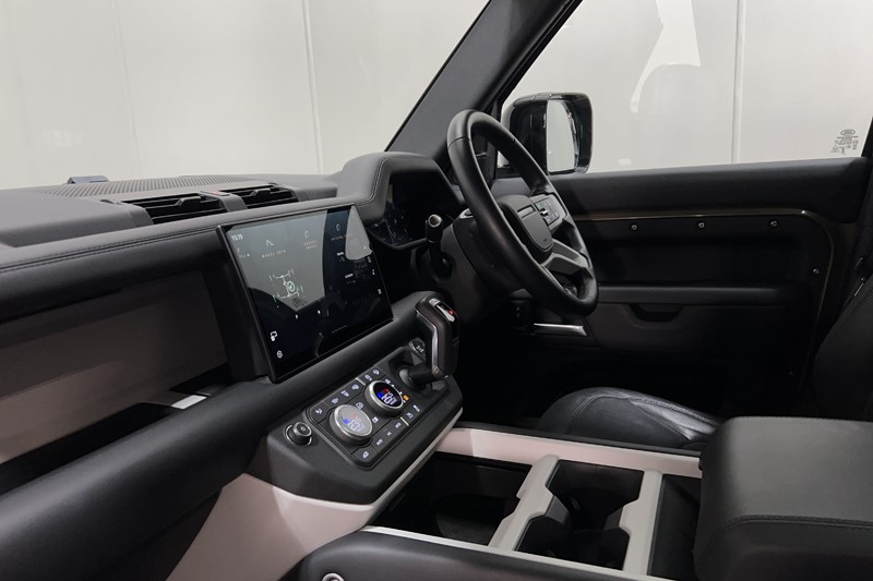 2024 (74) LAND ROVER DEFENDER 3.0 D350 X-Dynamic HSE 110 5dr Auto [7 Seat] 5109054