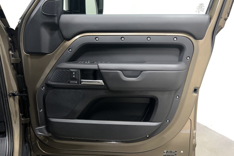 2024 (74) LAND ROVER DEFENDER 3.0 D350 X-Dynamic HSE 110 5dr Auto [7 Seat] 5109029