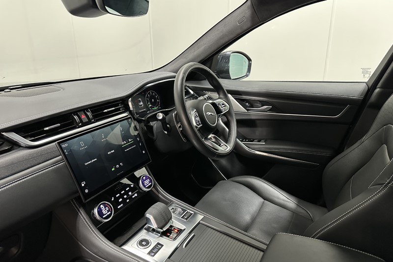 2024 (24) JAGUAR F-PACE 2.0 P400e R-Dynamic HSE Black 5dr Auto AWD 5111578