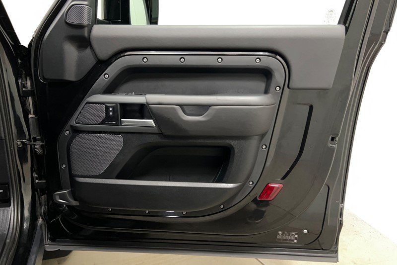 2024 (24) LAND ROVER DEFENDER 3.0 D250 X-Dynamic HSE 90 3dr Auto 5108294