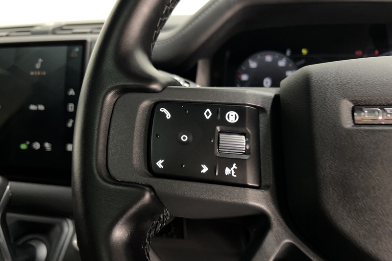 2024 (24) LAND ROVER DEFENDER 3.0 D250 X-Dynamic HSE 90 3dr Auto 5108303