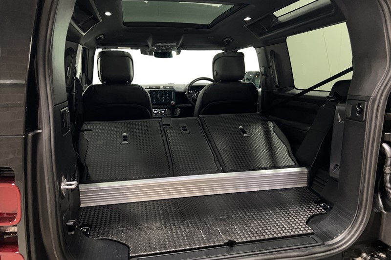 2024 (24) LAND ROVER DEFENDER 3.0 D250 X-Dynamic HSE 90 3dr Auto 5108326