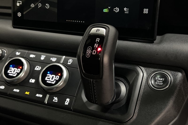 2024 (24) LAND ROVER DEFENDER 3.0 D250 X-Dynamic HSE 90 3dr Auto 5108308