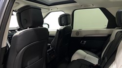 2024 (74) LAND ROVER DISCOVERY 3.0 D350 Dynamic HSE 5dr Auto 5071661