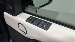 2024 (74) LAND ROVER DISCOVERY 3.0 D350 Dynamic HSE 5dr Auto 5071636