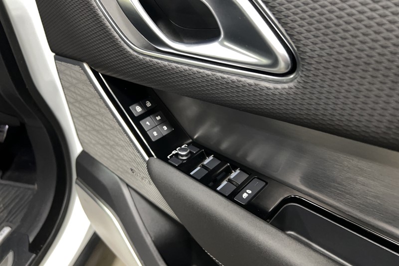 2022 (22) LAND ROVER RANGE ROVER VELAR 2.0 D200 Edition 5dr Auto 5095123