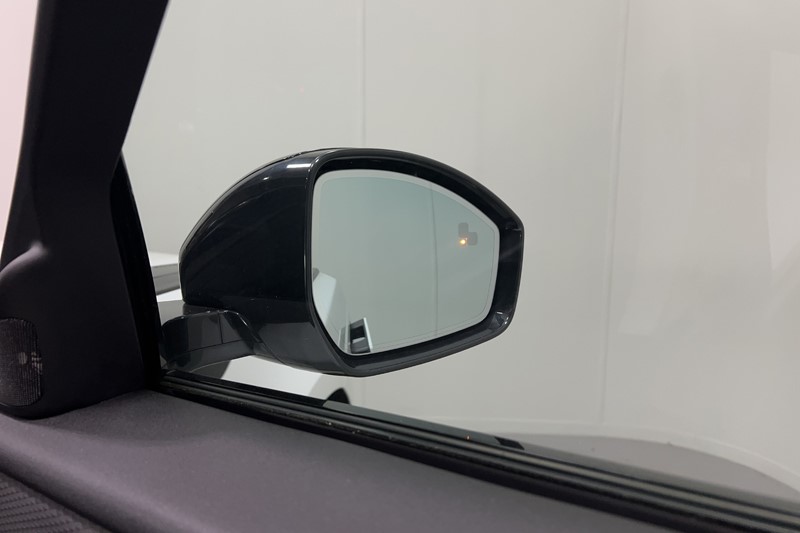 2022 (22) LAND ROVER RANGE ROVER VELAR 2.0 D200 Edition 5dr Auto 5095125