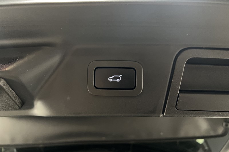 2022 (22) LAND ROVER RANGE ROVER VELAR 2.0 D200 Edition 5dr Auto 5095157