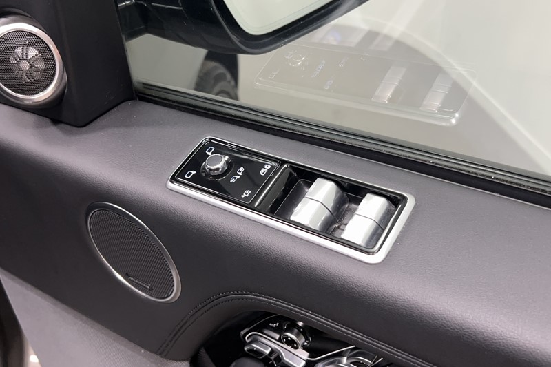 2021 (71) LAND ROVER RANGE ROVER 3.0 D300 Westminster Black 4dr Auto 5094708